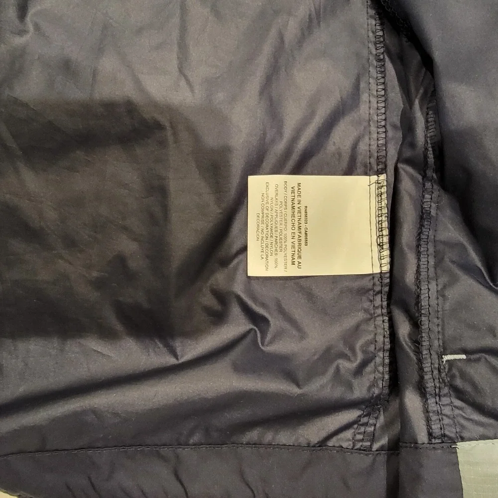 Nike Women's Track and Field NT/F Jacket Windbreaker Running Medium 724097-451‎